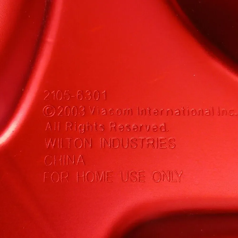 VINTAGE WILTON DORA MINI TREAT CAKE PAN
